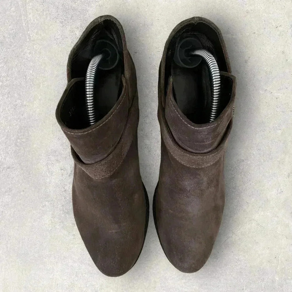 Stuart Weitzman Suede Booties Sz 10 Brown - Picture 9 of 12